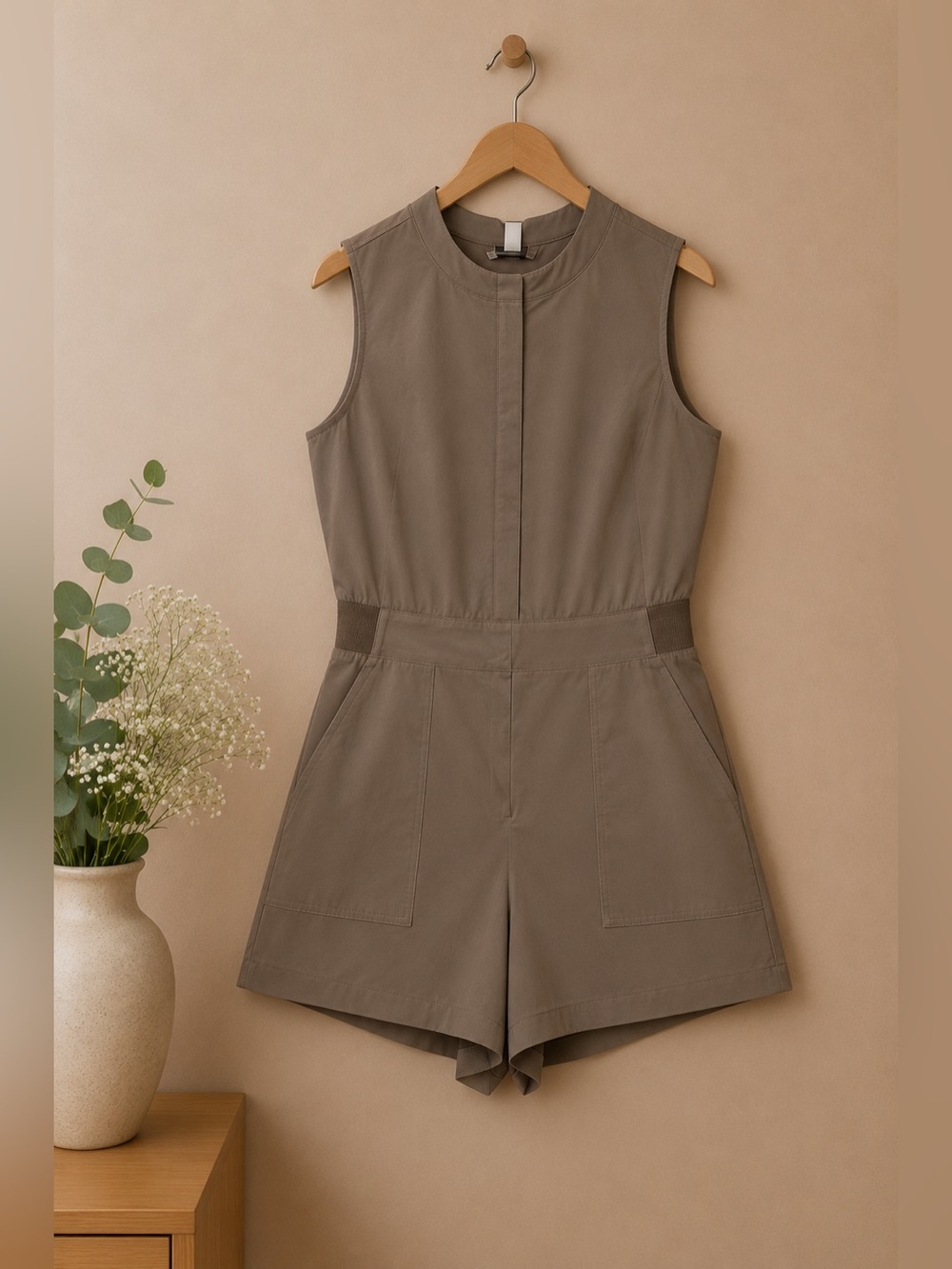 Athleta Brooklyn Utility Romper Taupe Travel Lightweight Size 14 Sleeveless Zip